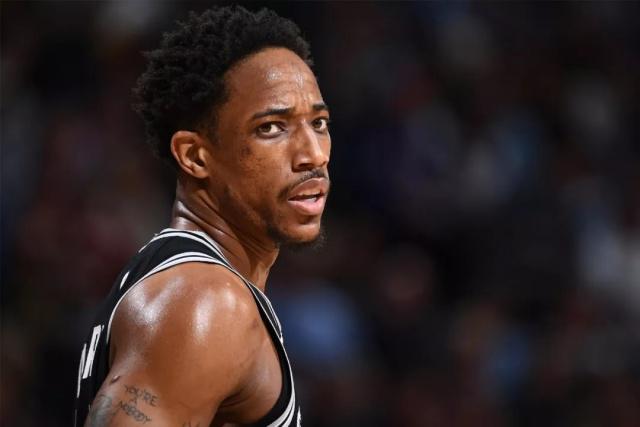 阿伦25+20骑士负热火 步行者大胜送活塞4连败